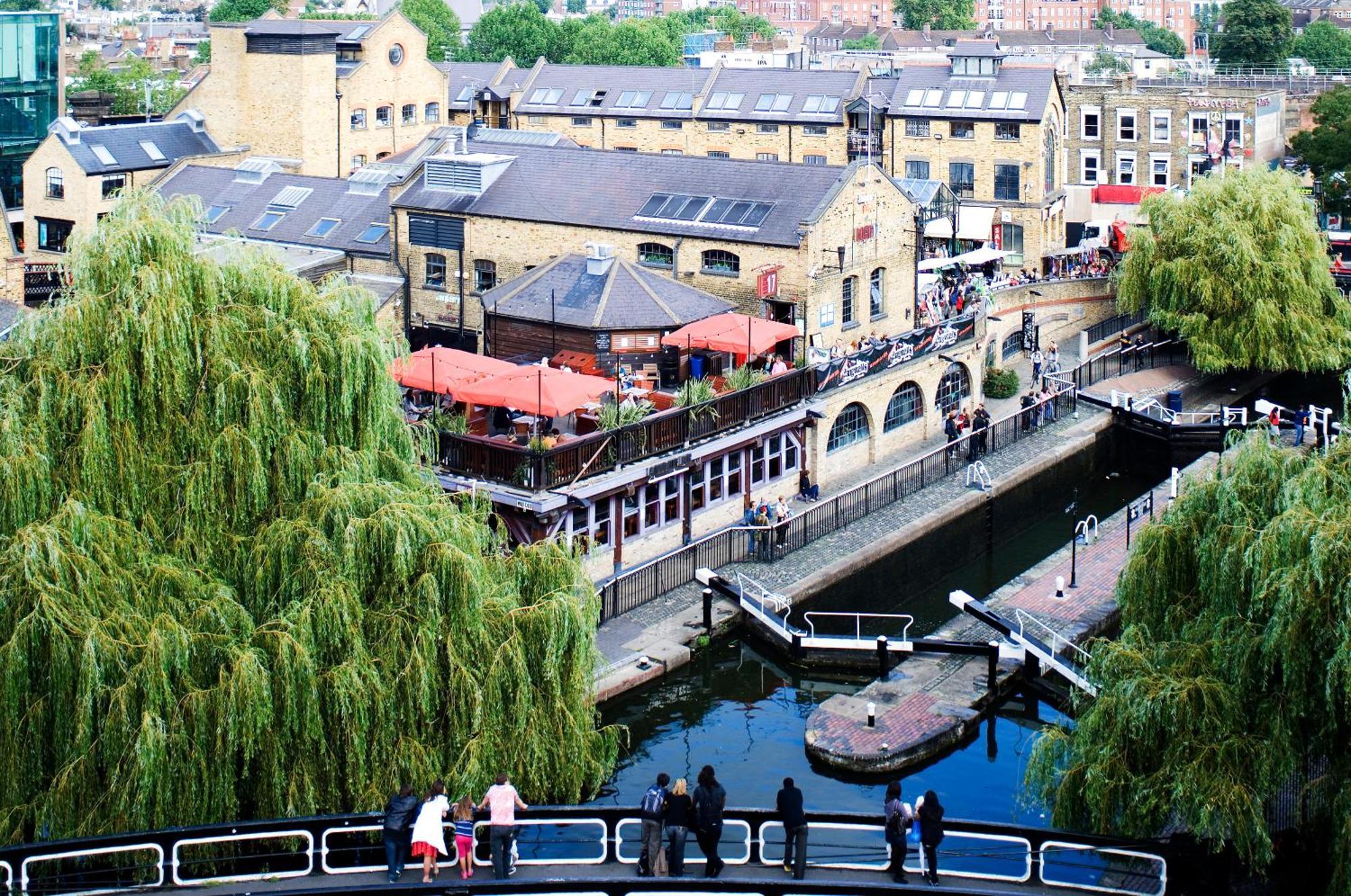 Standard Queen Room with One Queen Bed and Camden Lock View